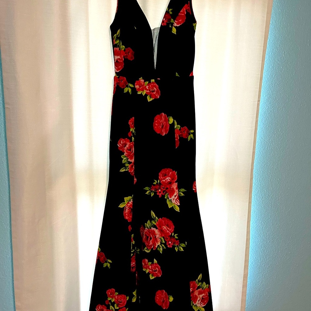 Black floor-length (trumpet style) prom dress